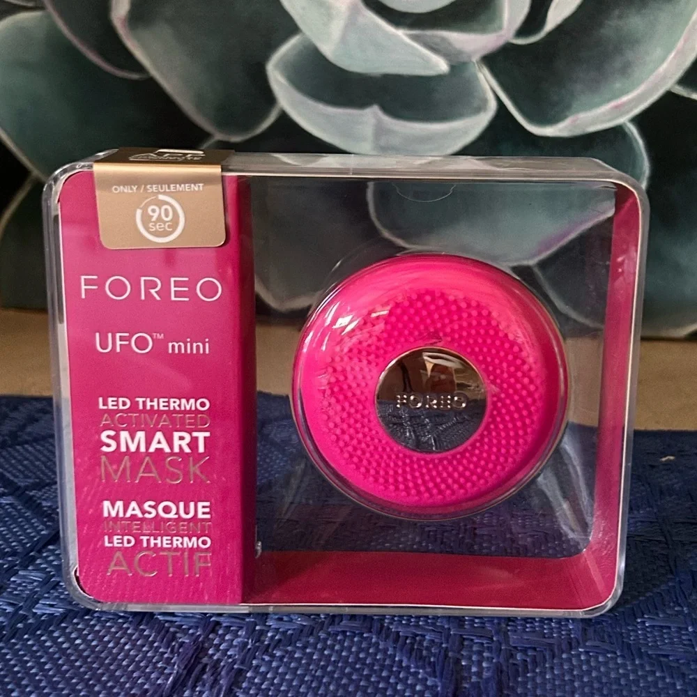 FOREO UFO mini Red Light Therapy Device For Young Skin